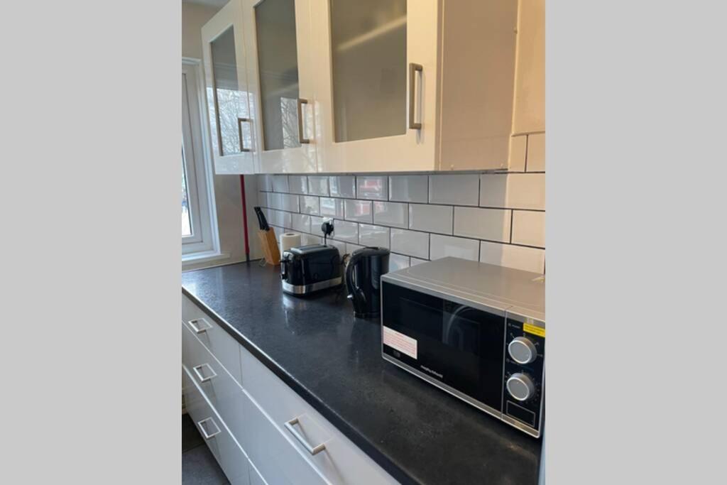 Beautiful Apartment Right Off Of Broadway Market Londres Exterior foto